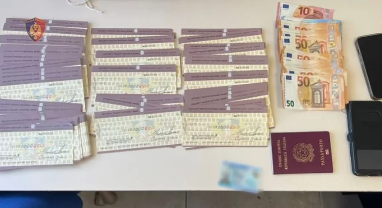 Albanien: Eine Million Dollar in gefälschten Schecks, zwei Italienische in Handschellen.