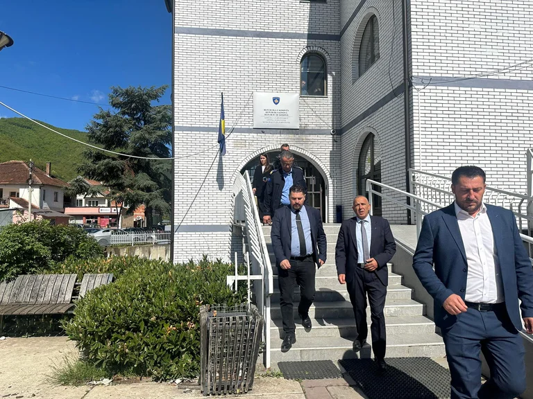 Fine sessione, Zeqiri: Abbiamo del lavoro da fare nel funzionamento del comune.