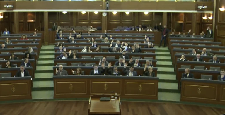 Vetëvendosje nuk pranon të debatohet në Kuvend për të gjeturat e raportit të DASH-it