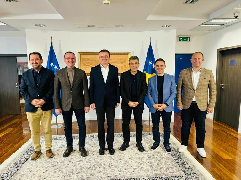 Premier ministre, obéissez-vous...” Du Front européen d'Ali Ahmeti à Kurti