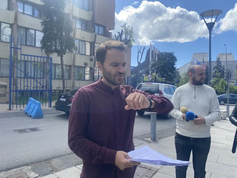 PSD Hände über kriminelle Gossip zu Lieburn Ali