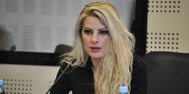 MP Duda Balje wurde von der serbischen Polizei in Merdare inhaftiert