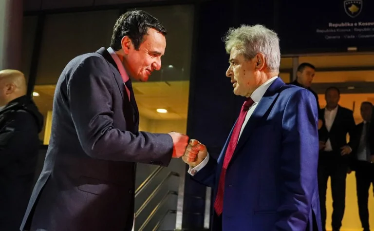 Ali Ahmeti non risente Kurt, dice di avere un fratello