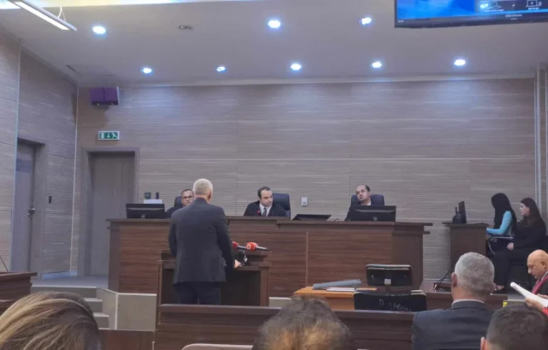 Ehemaliger Commander KLA, Sylejman Selimi vor Gericht wegen Kriegsverbrechen Anklage