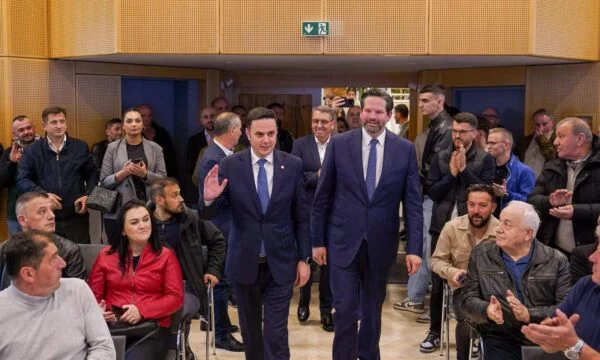 Los partidarios de Abdixhiku en Austria, Alemania para los eurodiputados de voz de Kosovo