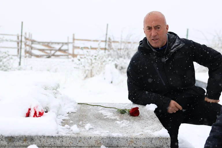 Haradinaj rappelle le sanglant printemps de Rugova il y a 25 ans