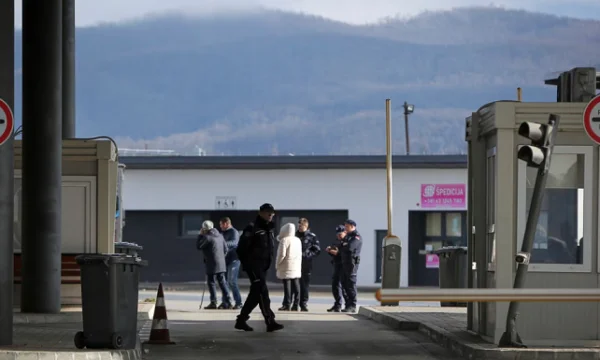 Serbes “nonbesnics” du Kosovo qui “s'introduit dans l'ordre constitutionnel serbe”