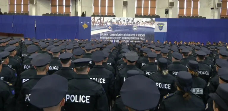 Kosovo añade 445 nuevos agentes de policía