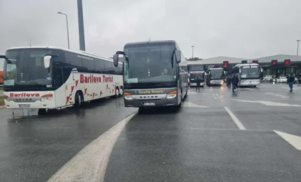 Serbia denies everything, presents border delays as normal