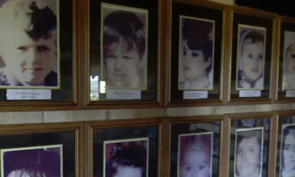 25 anni dopo il massacro di Pollok in Kosovo, dolore e appello per la giustizia scomparsa