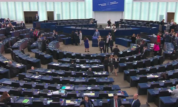 LA ÚLTIMO LEY: la Asamblea dice que sí a los miembros de Kosovo en el KiE