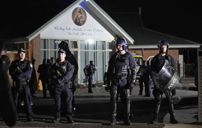 Stabangriff auf eine Kirche in Sydney, Polizei: Terrorgesetz, 16-jähriger Autor