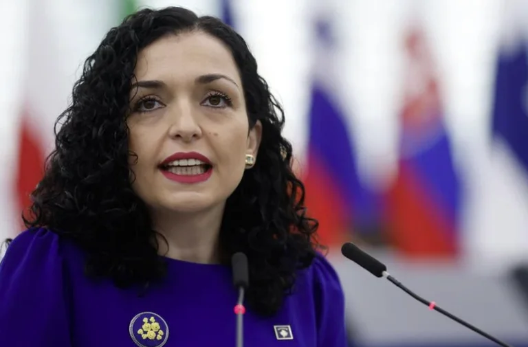 SHBA e shqetësuar për shtimin e ushtrisë serbe në kufi me Kosovën, vjen reagimi i presidentes Osmani