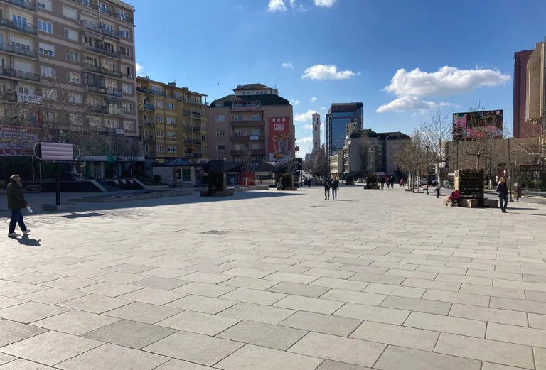Ferizaj, 21 ans, a manifesté aujourd'hui à Pristina.