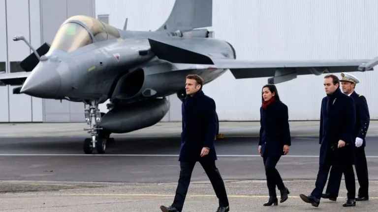 France bloque la vente d'avions de chasse Rafal en Serbie, au Kosovo une des raisons