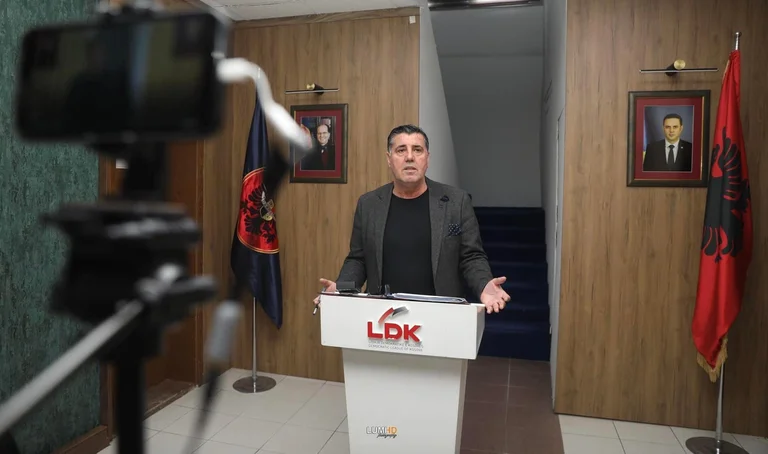 Haziri: Nous devons nous réjouir qu'Edi Rama ait pris part au format de dialogue que Kurti S.