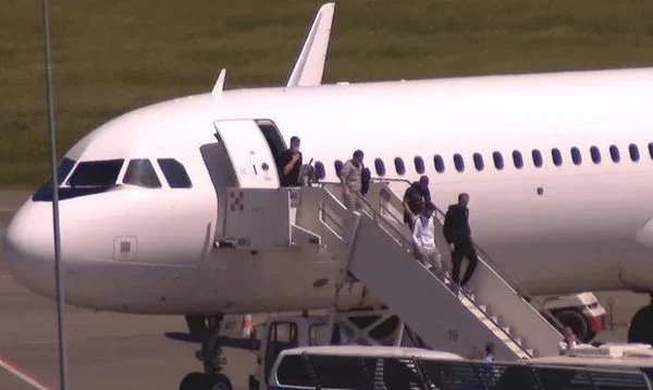 Francia aconseja a los ciudadanos que no viajen a Irán, Líbano, Israel y territorios palestinos ocupados