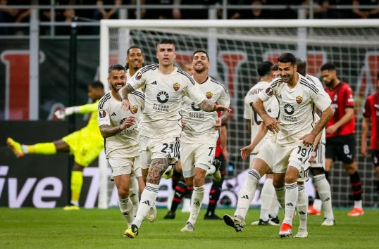 Rome marque la victoire sur Milan dans” San Siro”