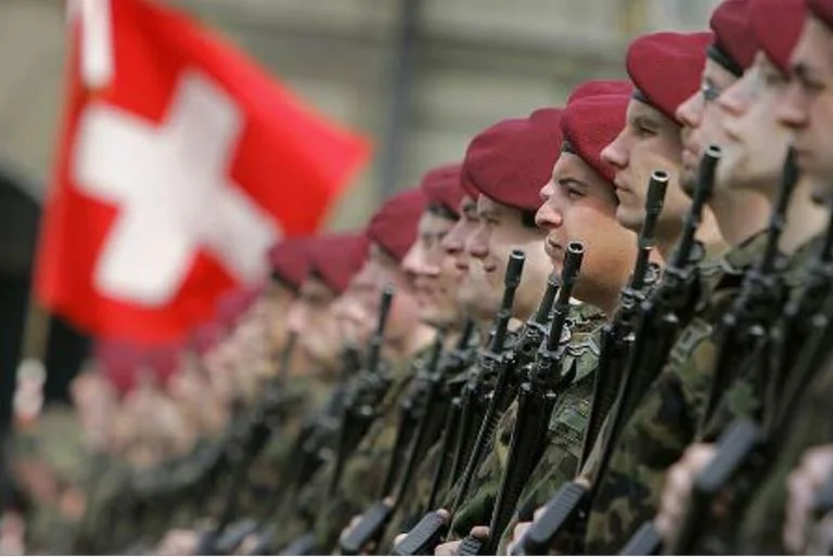 La Suisse augmente le nombre de ses soldats au Kosovo