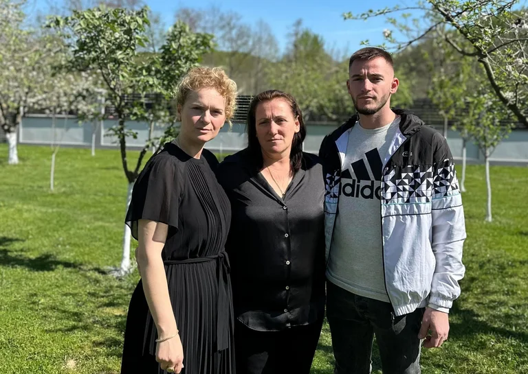 La madre di Liridona Ademij: Non posso credere di non averlo più, amico.