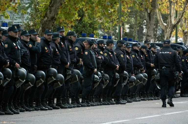 Oltre 3 mila poliziotti per le strade di Madrid dopo la minaccia di I SIS per la Champions match