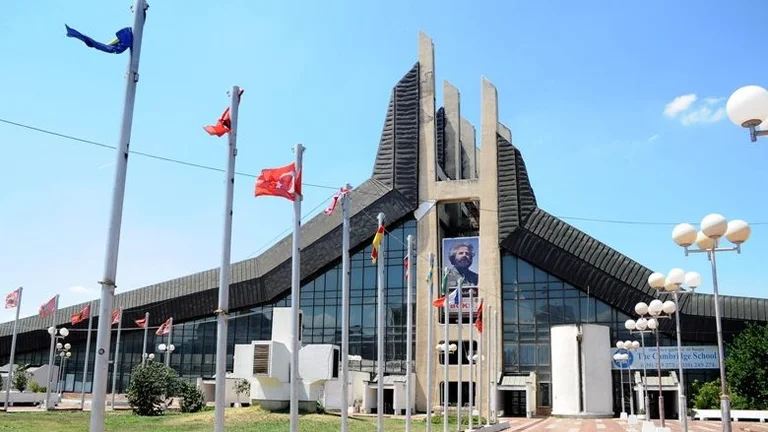 Accord signé sur la transformation du Palais de la Jeunesse
