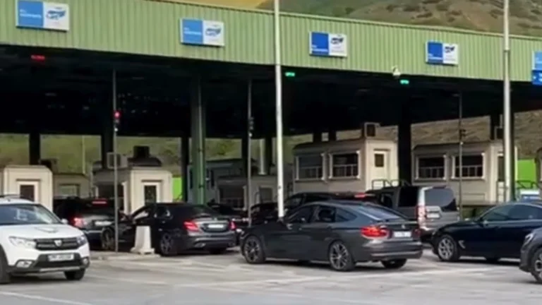 Spiaggia inizia presto, Kosovars non tradiscono Albania