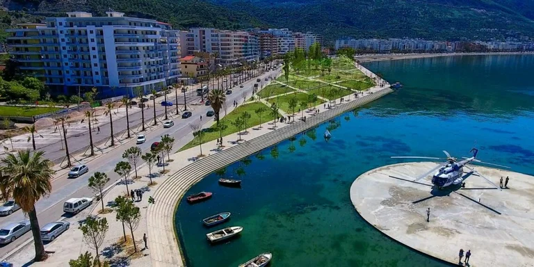 Escursioni di prezzi eccessivi sulla costa albanese, ecco quanto sta andando il metro quadrato di abitazioni a Vlora
