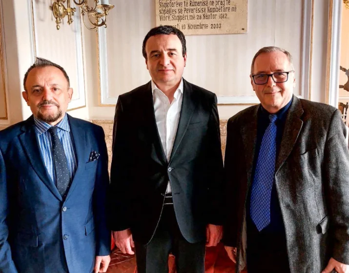 Kurti in Bucharest meets representatives of Albanian exile