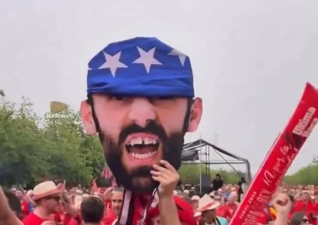 Les fans de Majorque sont prêts en face de la finale de la Coupe du Roi, célébrant avec Muriqi photo