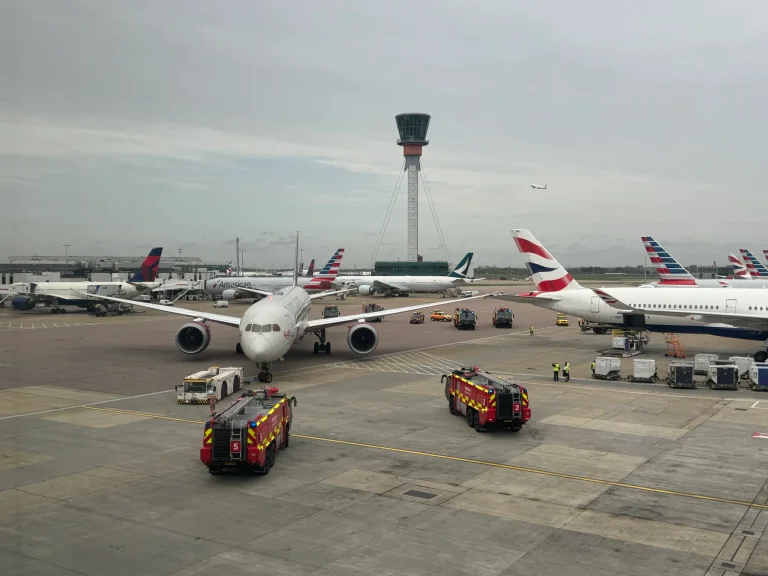 Dos aviones estrellan en el aeropuerto de Londres