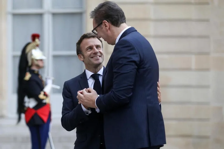 Le macaroni attend Vucinqi lundi, Elysee: Sans normalisation avec le Kosovo, l'UE s'est