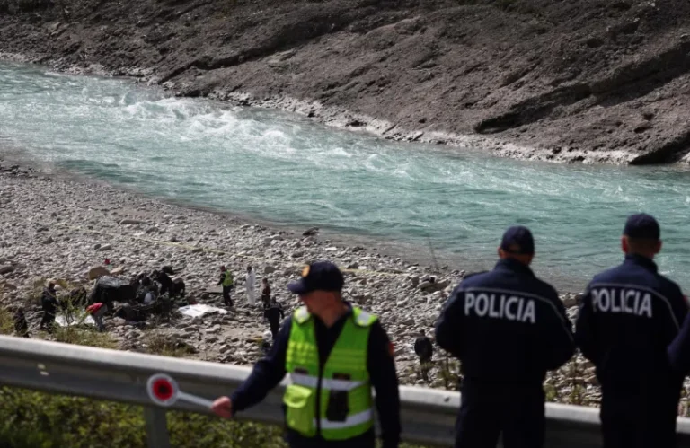 Albaniens Migrantenunfall löst Kontroversen über den Menschenhandel aus
