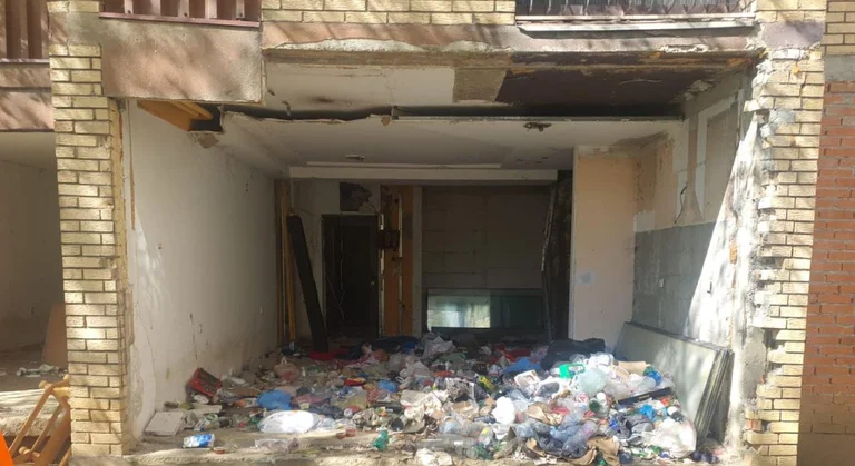 L'Inspectorat de Pristina élimine les déchets d'objets inhabités à Dardan