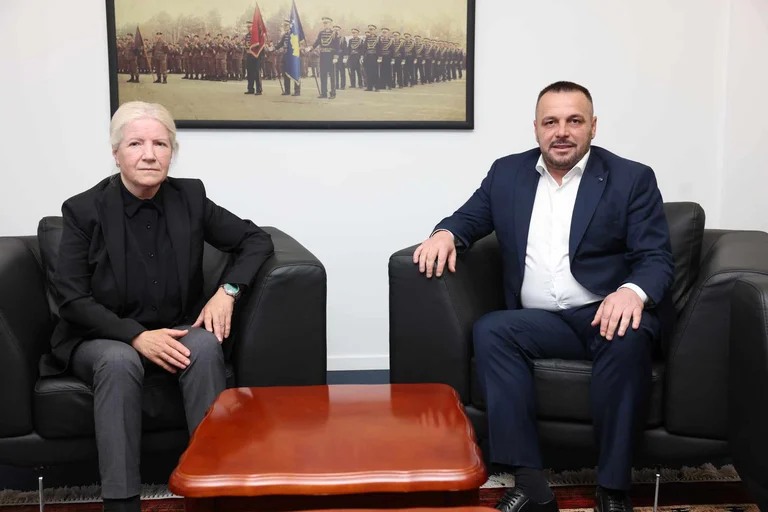 Macedonia ospita KSF La Commissione parlamentare si congratula per il suo nuovo compito.