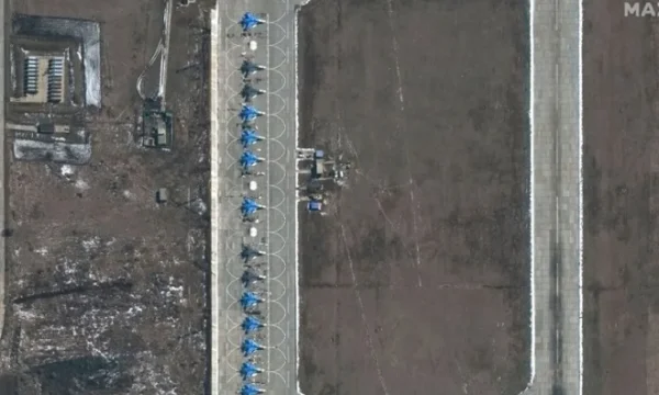 Ucrania lleva a cabo un ataque con drones, dice que destruyó seis aviones rusos