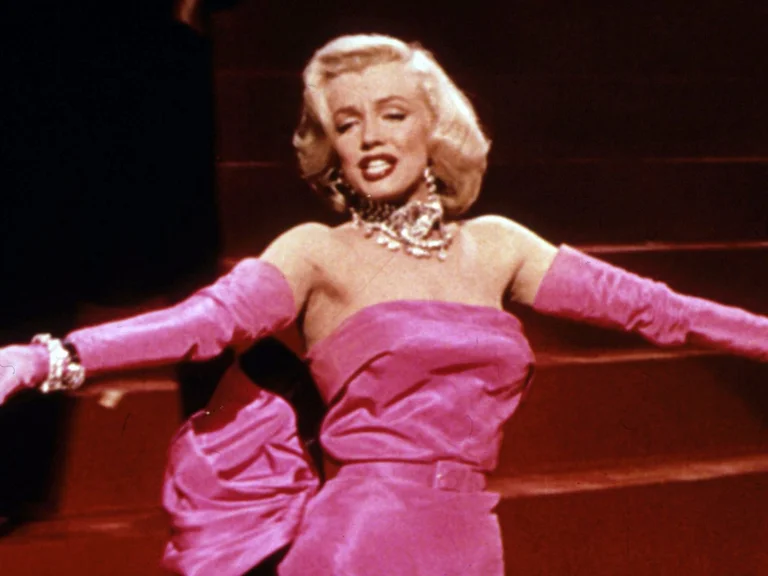 L'abito famoso di Marilyn Monroe è venduto per la somma schiacciante