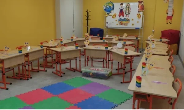 Ukraine builds first underground school