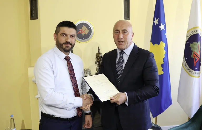 AAK tritt an einem Universitätsprofessor, Haradinaj: Unsere Vision für wirtschaftliche Entwicklung