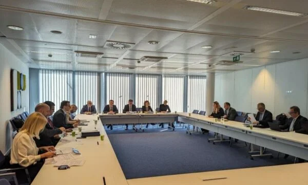 Les négociateurs en chef de Bislimi et Petkovic se réunissent aujourd'hui à Bruxelles.