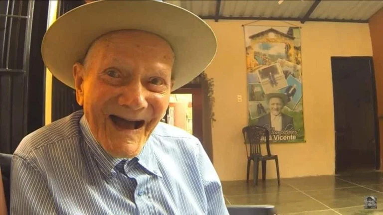 Der älteste Mann der Welt stirbt zwei Monate vor seinem 115. Geburtstag