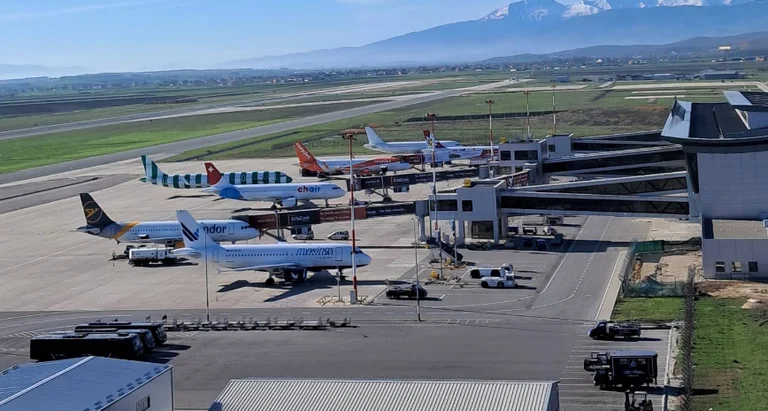 Libéralisation des visas: En mars seulement, près de 2 000 vols ont été effectués depuis l'aéroport “Adem Jashari”