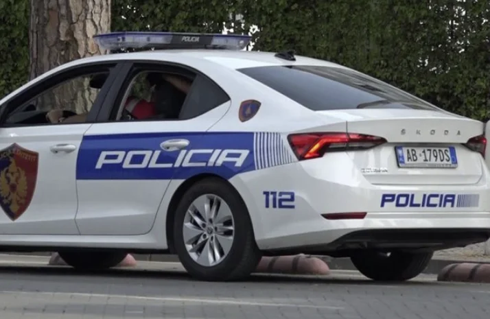 Tirana de 55 años muere después de caer en el trabajo