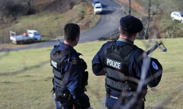 Leposavich: Zwei Serben stoppten durch illegale Grenzüberquerung