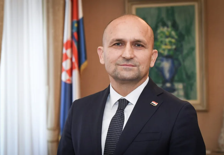 Ministri kroat i Mbrojtjes sot për vizitë në Kosovë, pritet nga Maqedonci