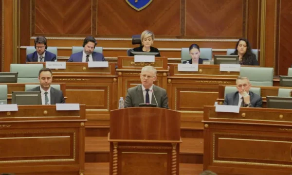 Bislimi me listë të dëshirave për BE-në: Largoni masat, Kosova të bëhet anëtare e KiE dhe të marrë statusin e vendit kandidat