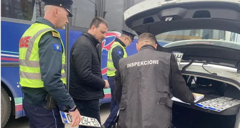 Vazhdon aksioni ndaj taksive ilegale në Prishtinë