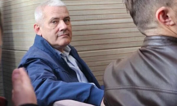 Sveçlës dhe të tjerëve iu parashkruhet njëra vepër penale për gazin lotsjellës në Kuvend