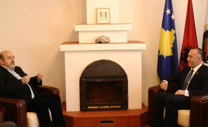 Petrovci dikur ndjehej i nderuar që u bë pjesë e AAK-së, sot u mundua t’i përqeshte punët që Ramush Haradinaj bënte para së të hynte në politikë