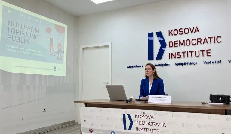 Sondazhi i KDI-së: 54% e qytetarëve i vlerësojnë të drejta vendimet e Gjykatës Kushtetuese